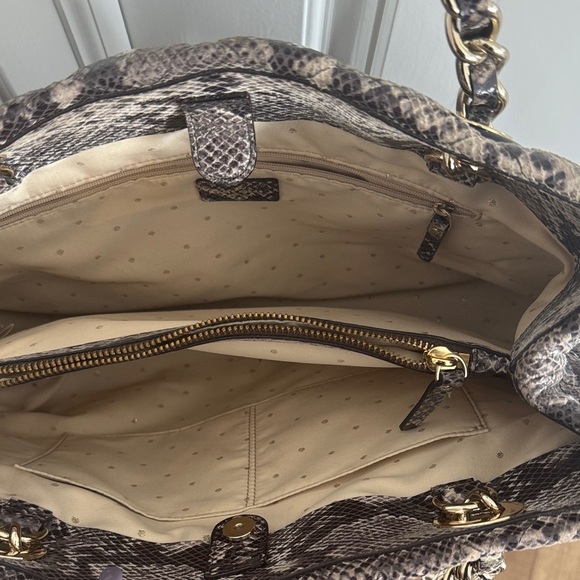 Kate Spade Elegant Snakeskin Patterned Handbag - Picture 4 of 6